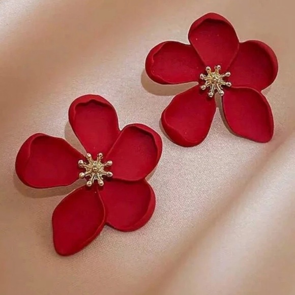Gold or Red flower stud earrings - Picture 2 of 5